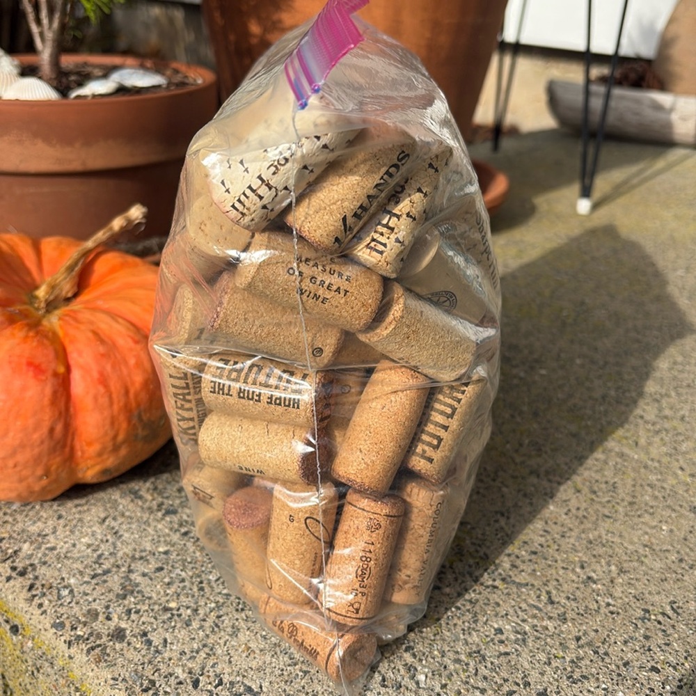2 Large bags of CORKS Large Ziplock bags - Picture 2 of 4